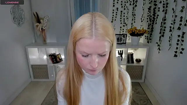 Laly Peach online show from March 16, 2026, 3:59 pm