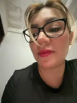 Snapshot of DIANITA_1988 chatting on July 15, 2026, 6:04 pm DIANITA 1988 online show from July 15, 2026, 6:04 pm