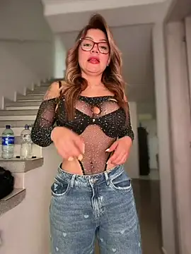 Snapshot of DIANITA_1988 chatting on June 15, 2026, 3:55 pm DIANITA 1988 online show from June 15, 2026, 3:55 pm