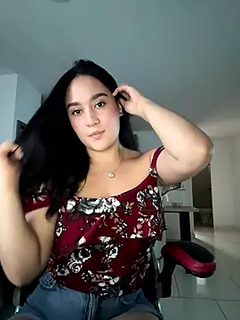 Snapshot of Nina_lovi chatting on January 14, 2026, 10:57 pm Nina lovi online show from January 14, 2026, 10:57 pm