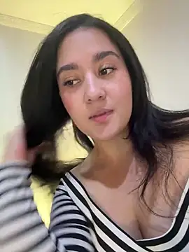 Snapshot of Nina_lovi chatting on December 7, 2024, 11:29 pm Nina lovi online show from December 7, 2024, 11:29 pm