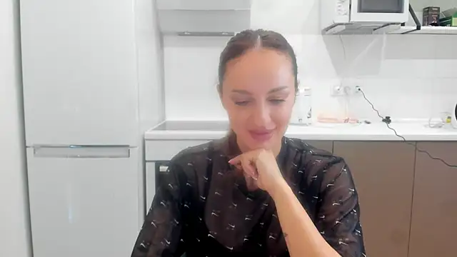 Snapshot of Your_Masha chatting on June 5, 2026, 6:52 am Your Masha online show from June 5, 2026, 6:52 am