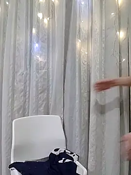 Snapshot of Vivian115 chatting on February 10, 2026, 8:35 am Vivian115 online show from February 10, 2026, 8:35 am