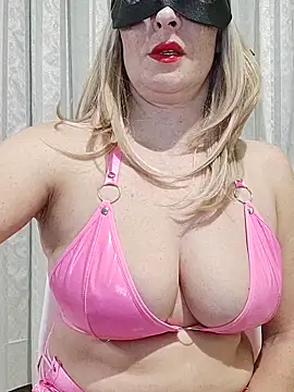 Vivian115 online show from October 20, 2025, 6:30 pm