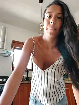 Snapshot of Luna-Natural chatting on March 12, 2026, 2:32 pm Luna-Natural online show from March 12, 2026, 2:32 pm