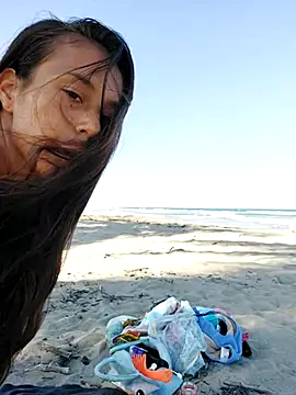 Snapshot of Luna-Natural chatting on November 17, 2025, 6:56 pm Luna-Natural online show from November 17, 2025, 6:56 pm