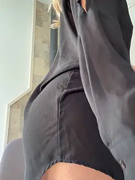 Snapshot of nicole_98 chatting on December 2, 2025, 10:39 am nicole 98 online show from December 2, 2025, 10:39 am