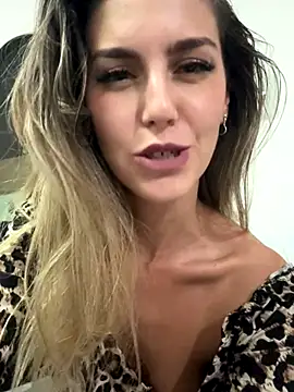 Snapshot of nicole_98 chatting on November 13, 2025, 5:06 pm nicole 98 online show from November 13, 2025, 5:06 pm