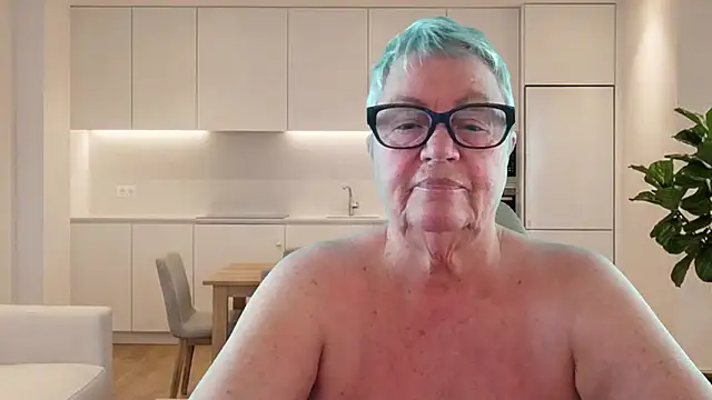 GrannyChrissy68 online show from June 11, 2026, 9:23 pm