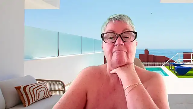 GrannyChrissy68 online show from June 15, 2026, 1:44 pm