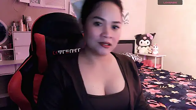 yenyen  online show from February 3, 2026, 1:05 am