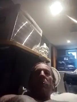 trucker1979 online show from December 17, 2025, 5:18 pm