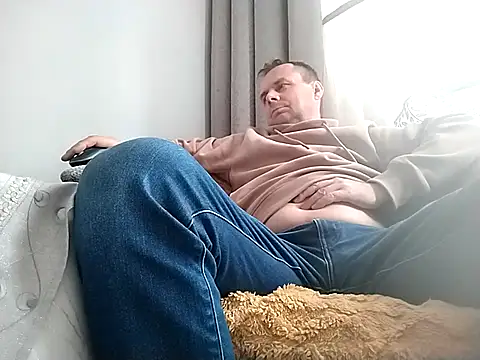 grzes19763 online show from October 9, 2025, 9:43 am