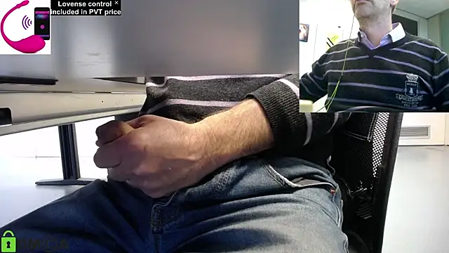 Snapshot of pliko chatting on November 11, 2025, 10:32 am pliko online show from November 11, 2025, 10:32 am