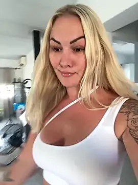 Snapshot of NastyMilf_ chatting on November 11, 2025, 9:59 am NastyMilf online show from November 11, 2025, 9:59 am