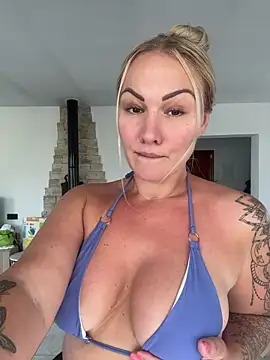 Snapshot of NastyMilf_ chatting on September 19, 2025, 11:25 am NastyMilf online show from September 19, 2025, 11:25 am