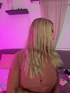 Snapshot of NastyMilf_ chatting on October 15, 2025, 6:49 pm NastyMilf online show from October 15, 2025, 6:49 pm