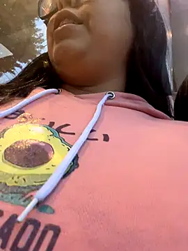 Snapshot of LillyCandy chatting on November 9, 2025, 10:36 pm LillyCandy online show from November 9, 2025, 10:36 pm