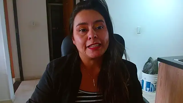 Ixchel Anaid online show from May 8, 2026, 2:32 pm