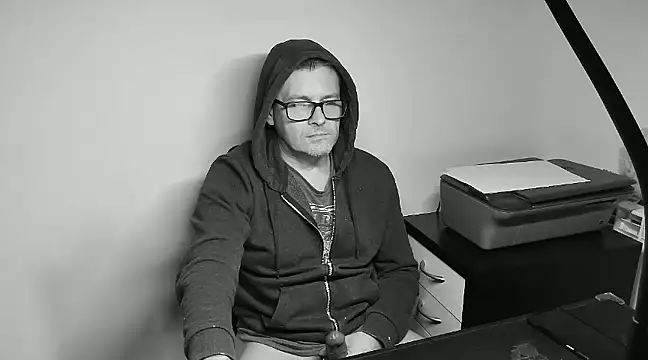 qpmarioxh online show from December 26, 2024, 8:18 am