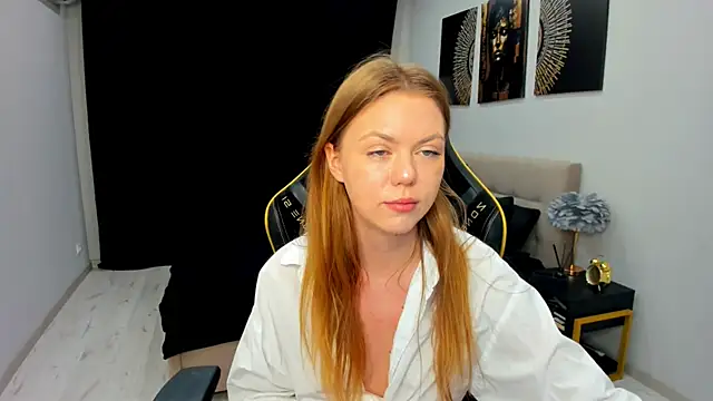 Snapshot of Strawberrye chatting on June 17, 2026, 3:28 am Strawberrye online show from June 17, 2026, 3:28 am