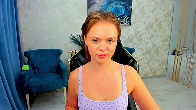 Strawberrye online show from April 28, 2026, 3:22 am