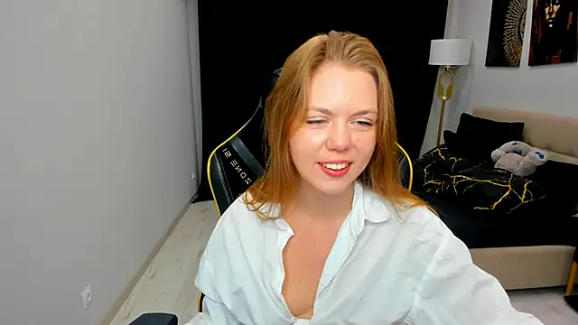 Snapshot of Strawberrye chatting on June 5, 2026, 4:17 am Strawberrye online show from June 5, 2026, 4:17 am