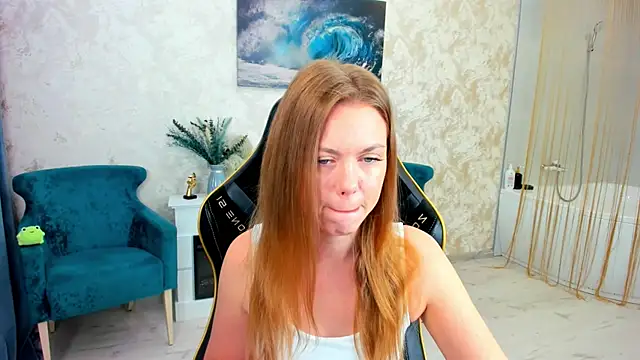 Snapshot of Strawberrye chatting on June 7, 2026, 3:23 am Strawberrye online show from June 7, 2026, 3:23 am