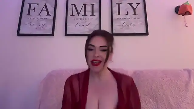 Snapshot of EmilyBlue chatting on March 11, 2026, 6:35 pm EmilyBlue online show from March 11, 2026, 6:35 pm