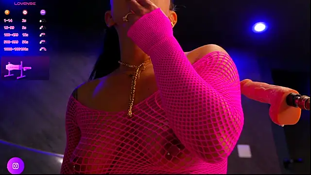 Snapshot of im-your-lovee chatting on October 26, 2025, 7:09 am im-your-lovee online show from October 26, 2025, 7:09 am