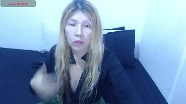 Snapshot of Dulce-Bella chatting on March 6, 2026, 3:40 pm Dulce-Bella online show from March 6, 2026, 3:40 pm