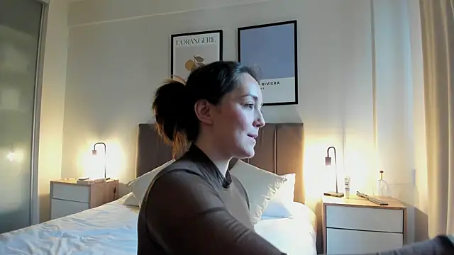 molly marmalade  online show from February 5, 2025, 5:09 pm