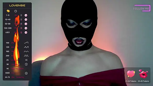 Snapshot of Bigfemblue chatting on April 6, 2026, 8:32 pm Bigfemblue online show from April 6, 2026, 8:32 pm