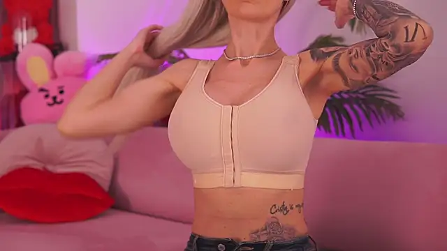 Snapshot of fallingangel chatting on March 20, 2025, 5:24 am fallingangel online show from March 20, 2025, 5:24 am