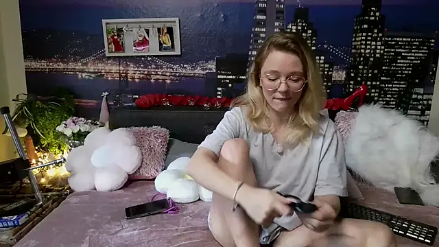 Snapshot of little-leni chatting on February 25, 2025, 10:48 am little-leni online show from February 25, 2025, 10:48 am