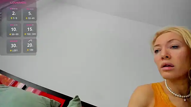 Snapshot of suuzykiss chatting on October 16, 2025, 5:16 am suuzykiss online show from October 16, 2025, 5:16 am