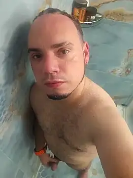 Snapshot of latinoflpr chatting on October 12, 2025, 1:51 am latinoflpr online show from October 12, 2025, 1:51 am