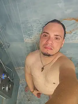 Snapshot of latinoflpr chatting on December 15, 2025, 3:01 am latinoflpr online show from December 15, 2025, 3:01 am