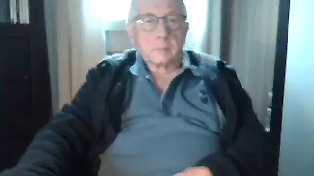 johnjohn622662 online show from January 12, 2026, 3:08 pm