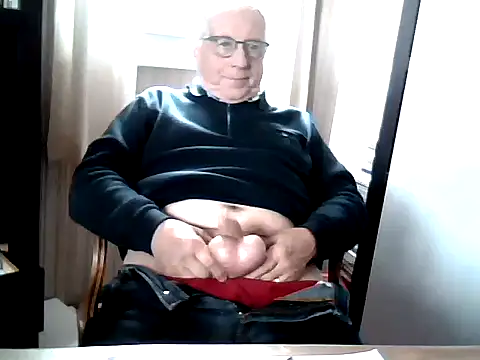 johnjohn622662 online show from April 18, 2026, 3:25 pm