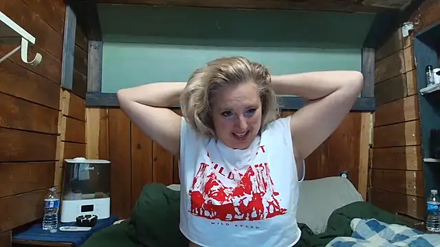 lisaxlovexxx online show from February 16, 2026, 4:38 pm