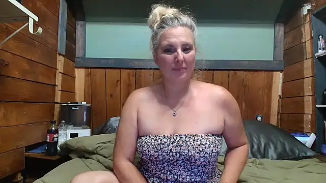 lisaxlovexxx online show from June 16, 2026, 2:11 am
