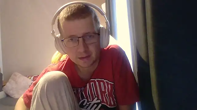 Snapshot of David250692 chatting on March 12, 2026, 7:45 am David250692 online show from March 12, 2026, 7:45 am