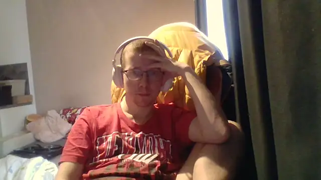 Snapshot of David250692 chatting on March 13, 2026, 11:59 am David250692 online show from March 13, 2026, 11:59 am