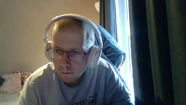 Snapshot of David250692 chatting on March 27, 2026, 8:48 am David250692 online show from March 27, 2026, 8:48 am