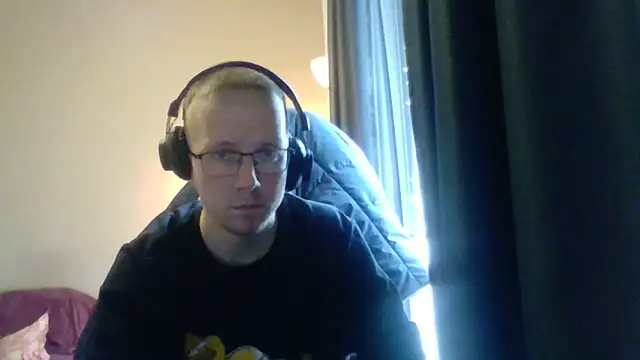 Snapshot of David250692 chatting on October 29, 2025, 10:25 am David250692 online show from October 29, 2025, 10:25 am