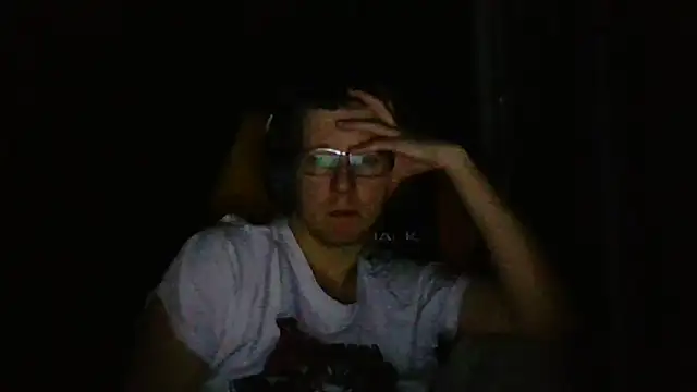 Snapshot of David250692 chatting on March 20, 2026, 10:00 pm David250692 online show from March 20, 2026, 10:00 pm