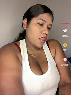 Snapshot of paola091 chatting on July 29, 2026, 2:11 am paola091 online show from July 29, 2026, 2:11 am
