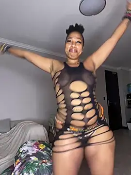 Snapshot of CurvyDesire1 chatting on June 17, 2026, 10:30 pm CurvyDesire1 online show from June 17, 2026, 10:30 pm