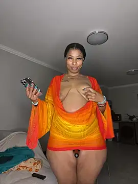 Snapshot of CurvyDesire1 chatting on August 7, 2026, 11:44 pm CurvyDesire1 online show from August 7, 2026, 11:44 pm